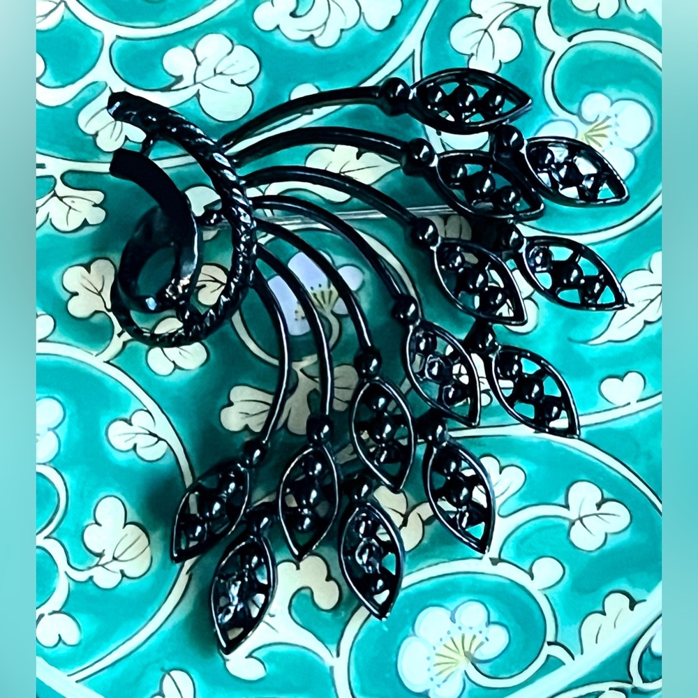 Vintage Black Metal Leaf Figural Spray Brooch Pin 2.25"